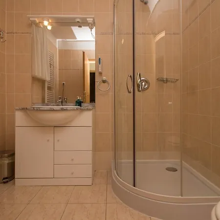 299 - Teljes Panoramas Koezvetlen Balatonparti Exkluziv *